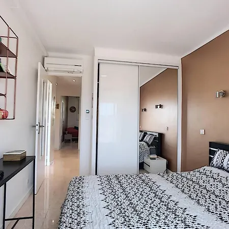 Beautiful 2 Bedroom Terrace And Parking *