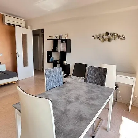 Beautiful 2 Bedroom Terrace And Parking