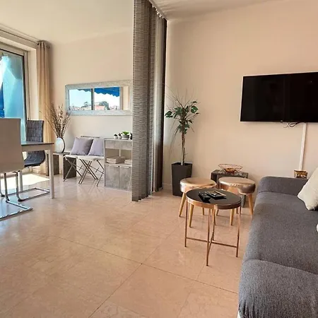 Beautiful 2 Bedroom Terrace And Parking * Cannes