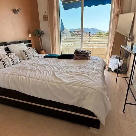 Beautiful 2 Bedroom Terrace And Parking * Cannes