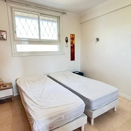 Beautiful 2 Bedroom Terrace And Parking * Cannes