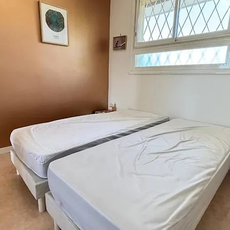 Apartment Beautiful 2 Bedroom Terrace And Parking *